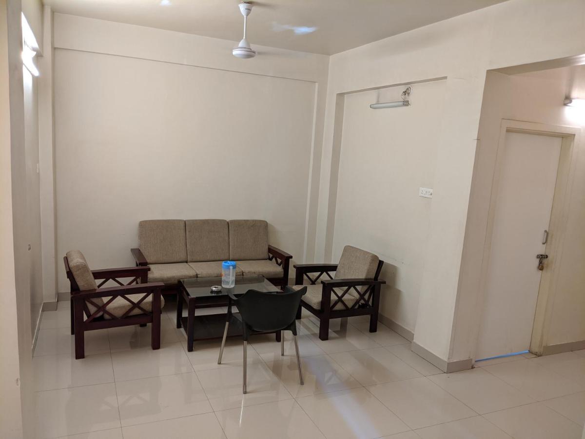 Suryavilla Hotel Púna Kültér fotó