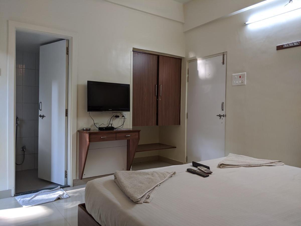 Suryavilla Hotel Púna Kültér fotó